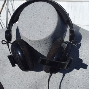 Razor Black Over-Ear  NWOTGaming Headphones